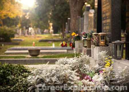 Mortuary Science and Embalming/Embalmer Major